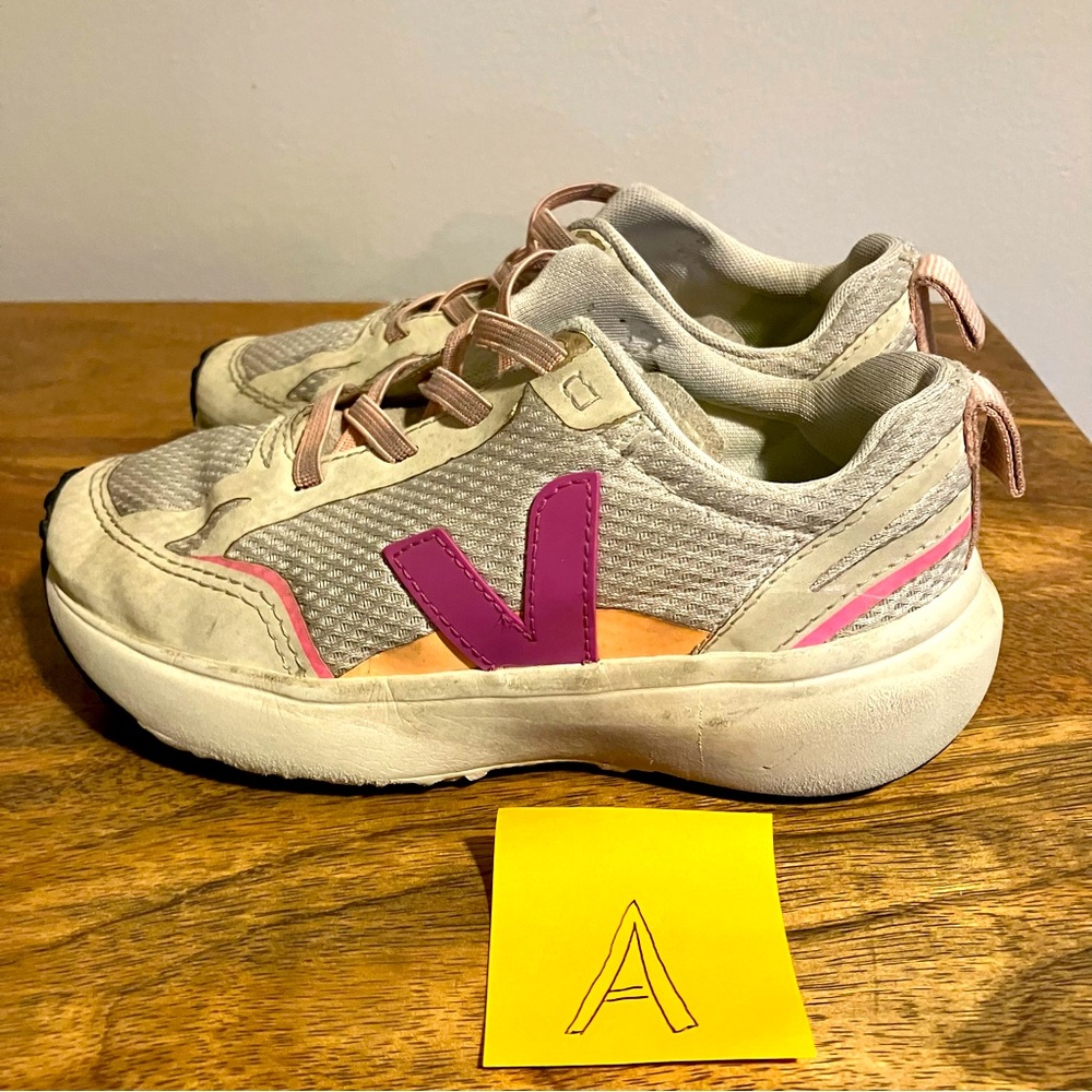 Veja Small Canary Kid’s Sneaker